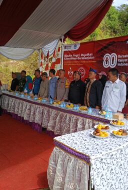 Semarak Kemerdekaan Bersama warga Masyarakat dan Pemdes Pasir Jaya Adakan Penanaman Pohon. 