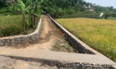 Pemdes Gunung Mulya Realisasikan Program Pemerintah Bantuan Keuangan Infrastruktur Desa,Perkerasan Jalan Lingkungan dan TPT. 
