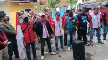 Diduga Anti Transparansi, Kantor Desa Pamijahan Digempur Aksi Massa SUKMA: “Jangan Merasa Jadi Raja Kecil!”